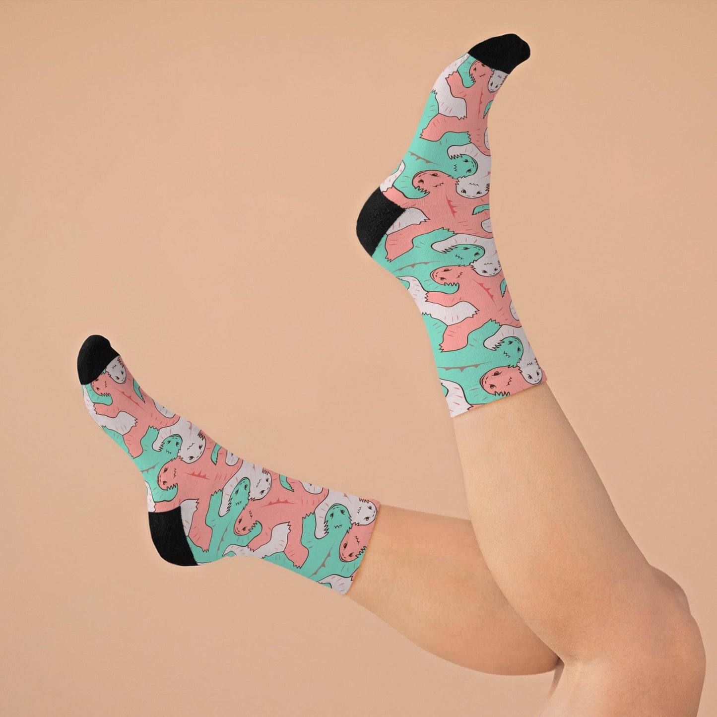 Calcetines con diseño de lagarto en tonos rosa y verde